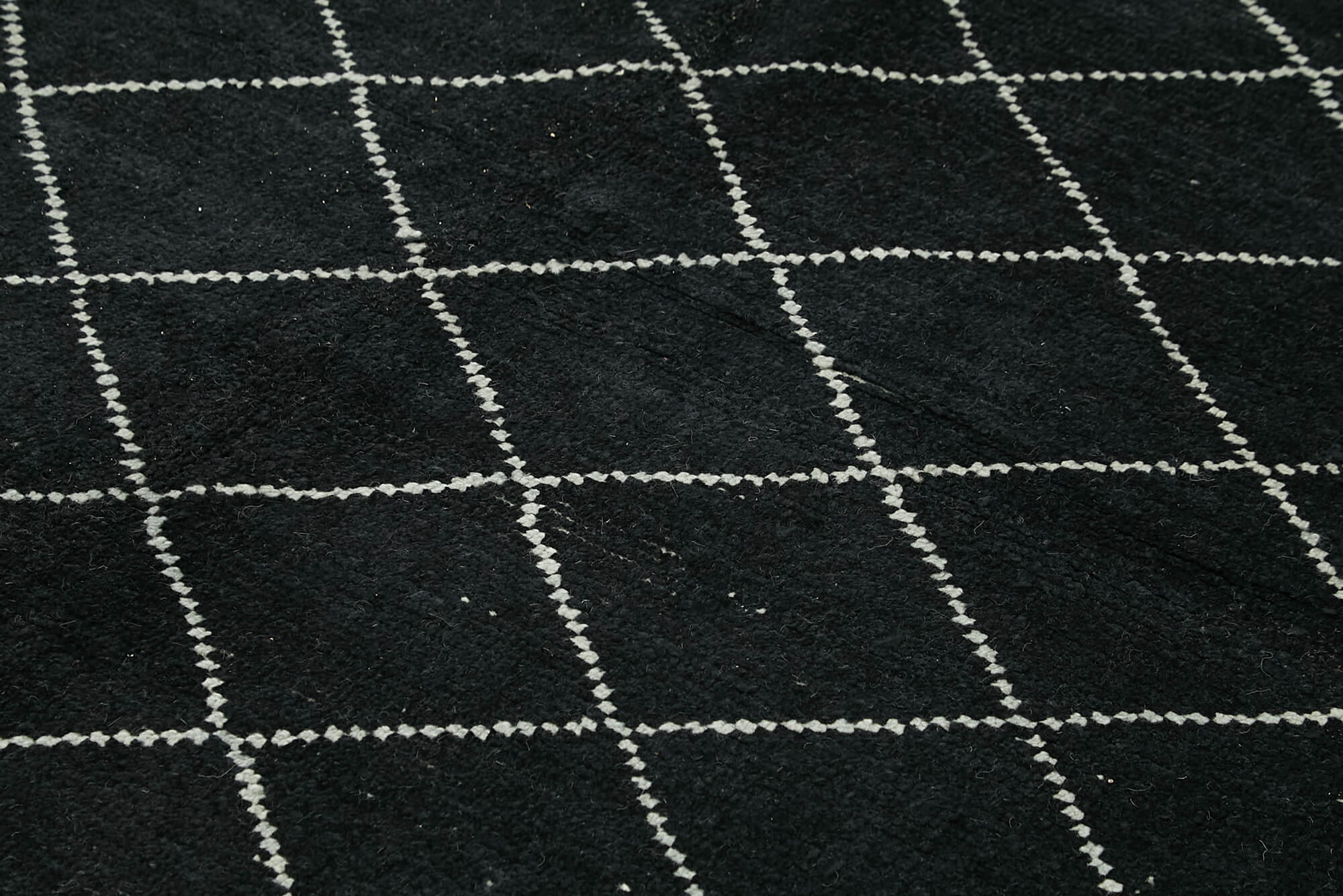 Handmade Wool Cotton Rug – Black Geometric Area Rug | Durable Cotton & Soft Texture Carpet