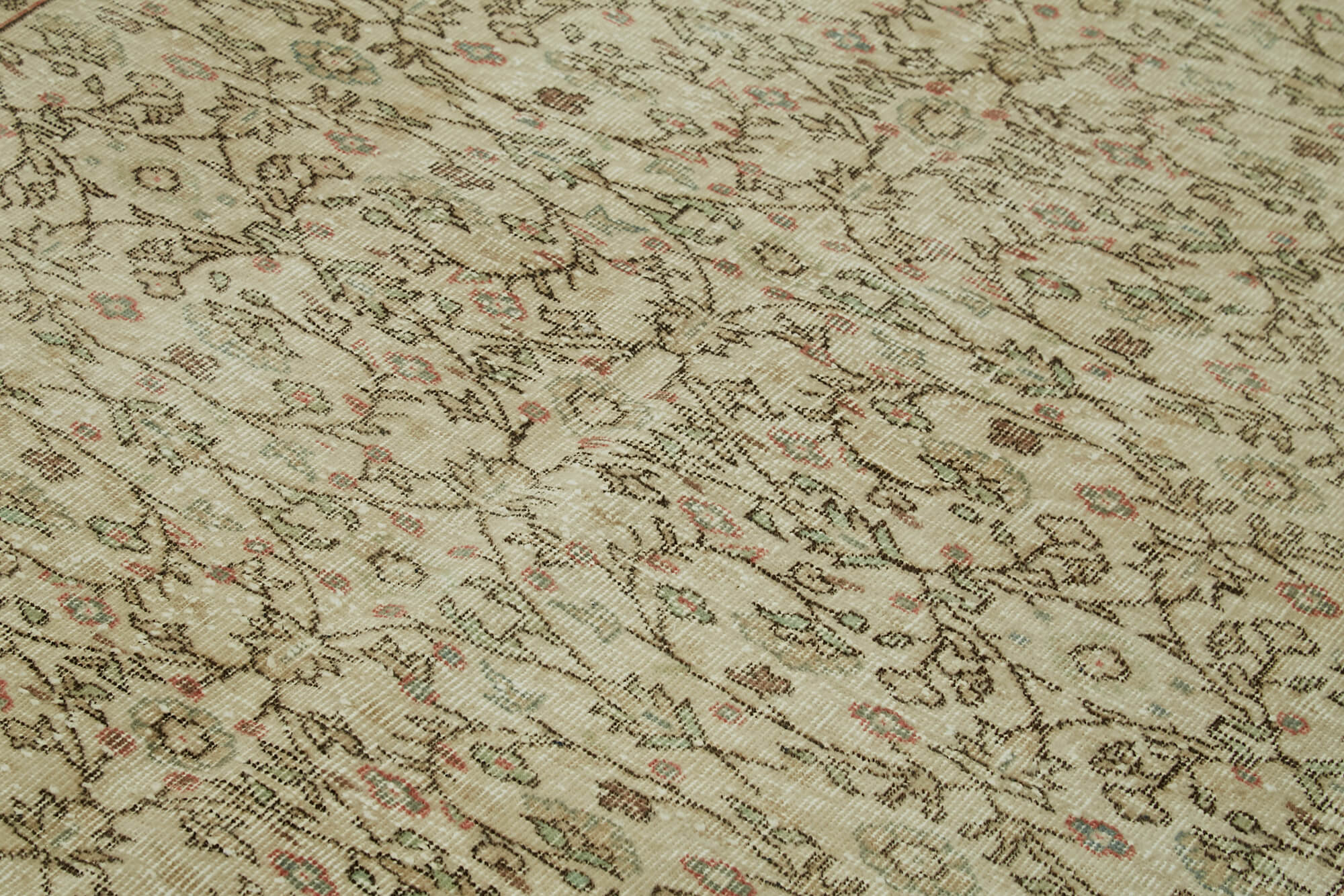 Handmade Wool Area Rug | Turkish Wool Rug - Classic Vintage Carpet Beige