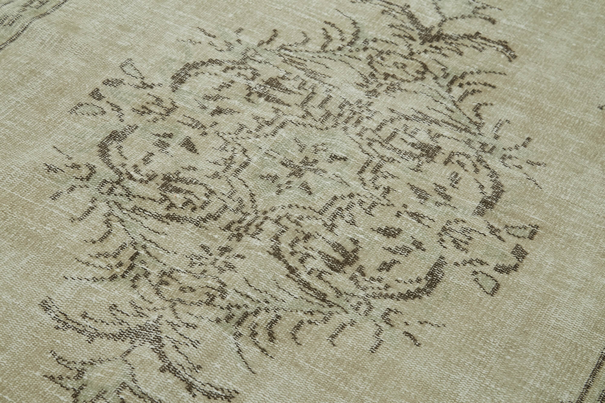 Vintage Cotton Wool Rug – Handmade Area Rug With Soft Wool Texture, Durable Beige Carpet
