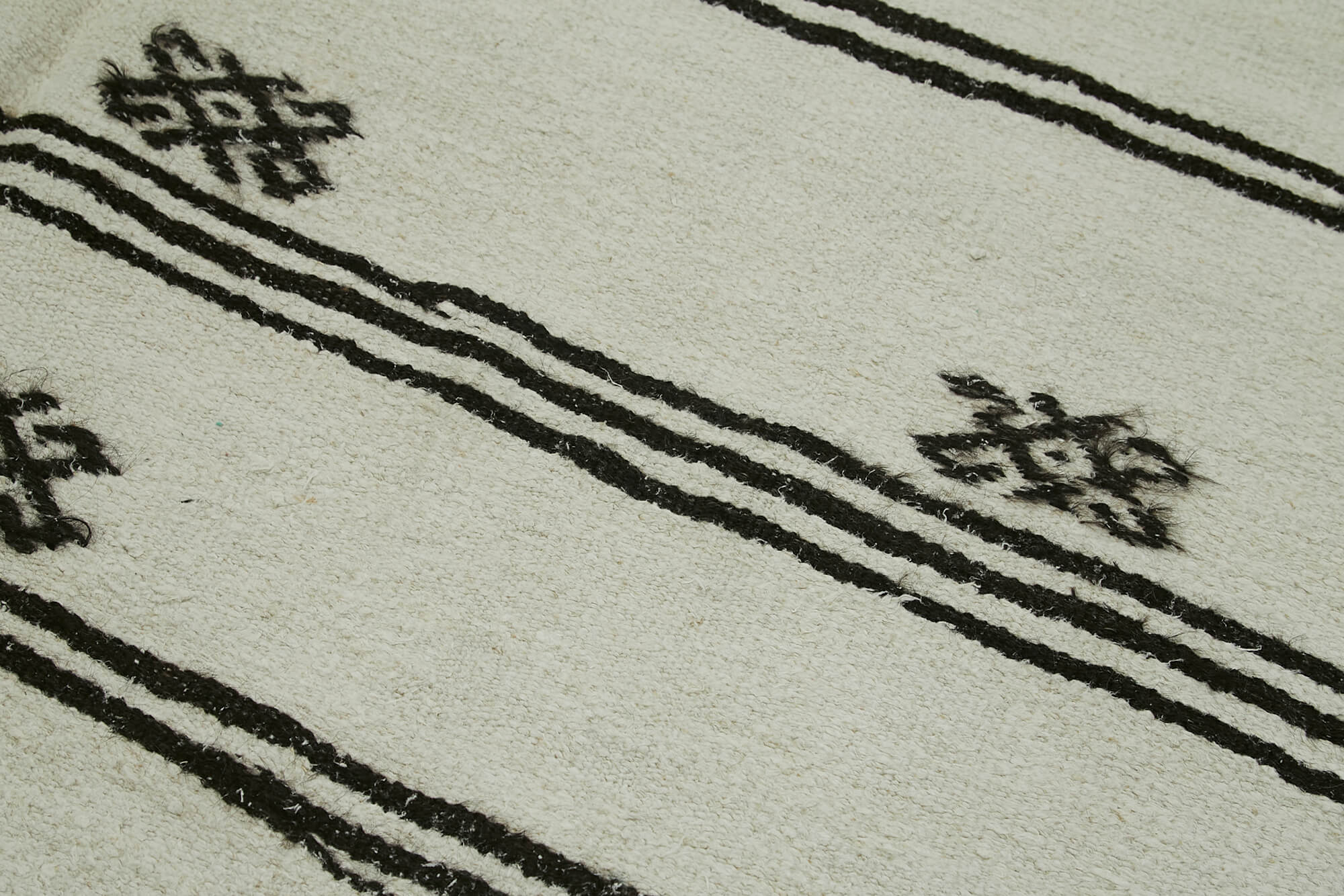 Handmade Hemp Rug – Kendir White Geometric Area Rug 5'11'' x 10'11'' Durable Soft Texture