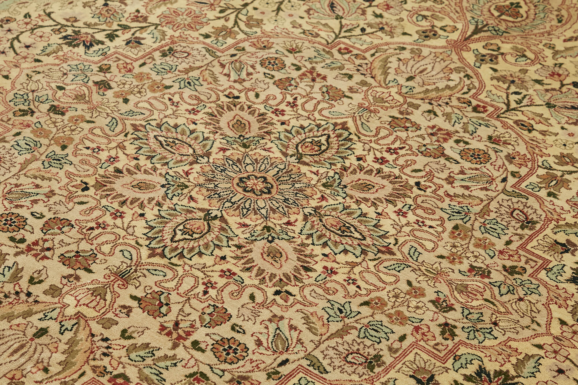 Handmade Wool Cotton Rug – Classic Beige 8x10 Foot Vintage Area Rug | Durable, Soft Textured