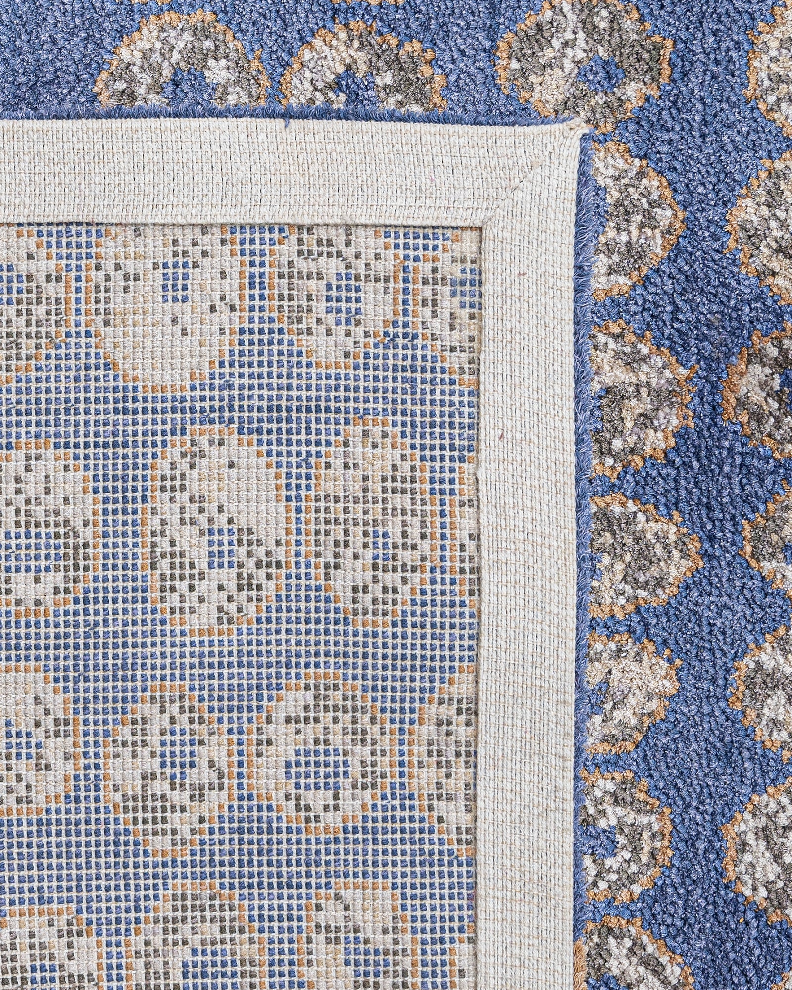 Natural Viscose Rug – Modern Navy Blue Area Rug with Axminster Weaving Technique