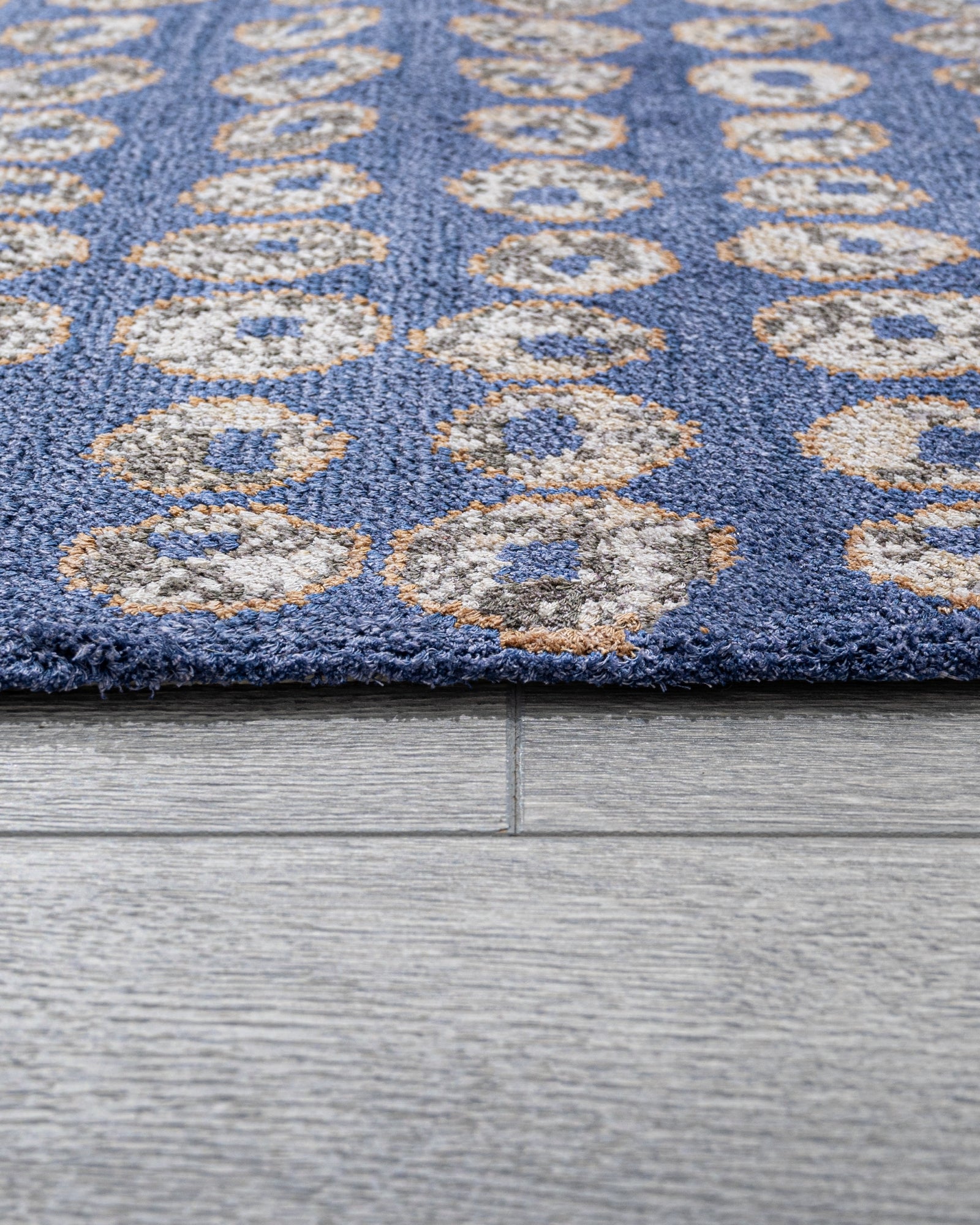 Natural Viscose Rug – Modern Navy Blue Area Rug with Axminster Weaving Technique