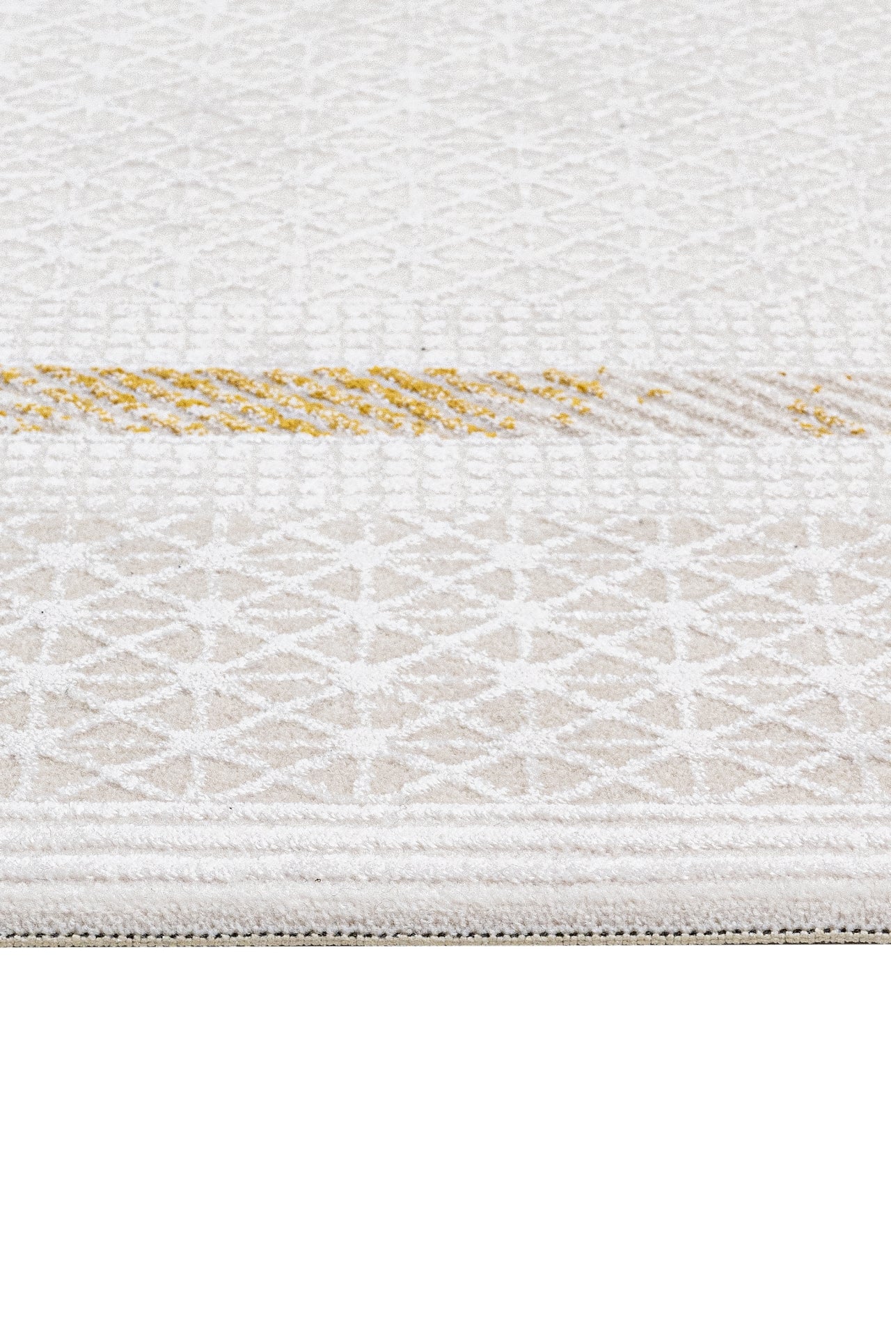 Gold Area Rug – Machine Made Rug with Laser Cut Fringe and 11 mm Pile Height