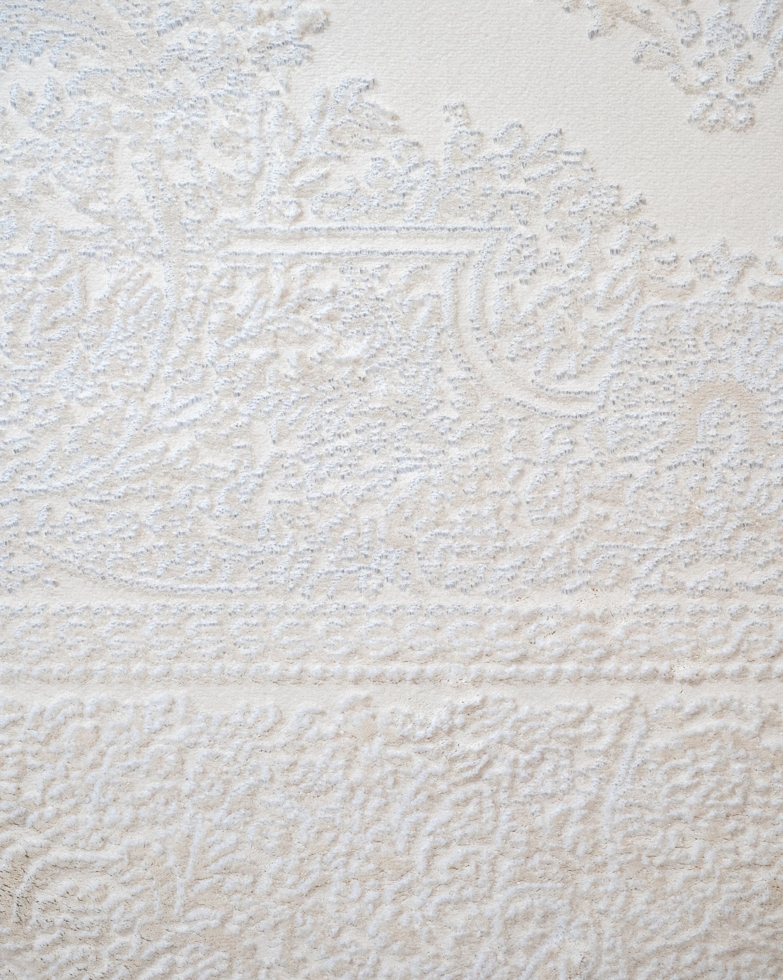 Cream Area Rug – Classic Machine Made Rug with Fringed Edges, Acrylic Floor Carpet