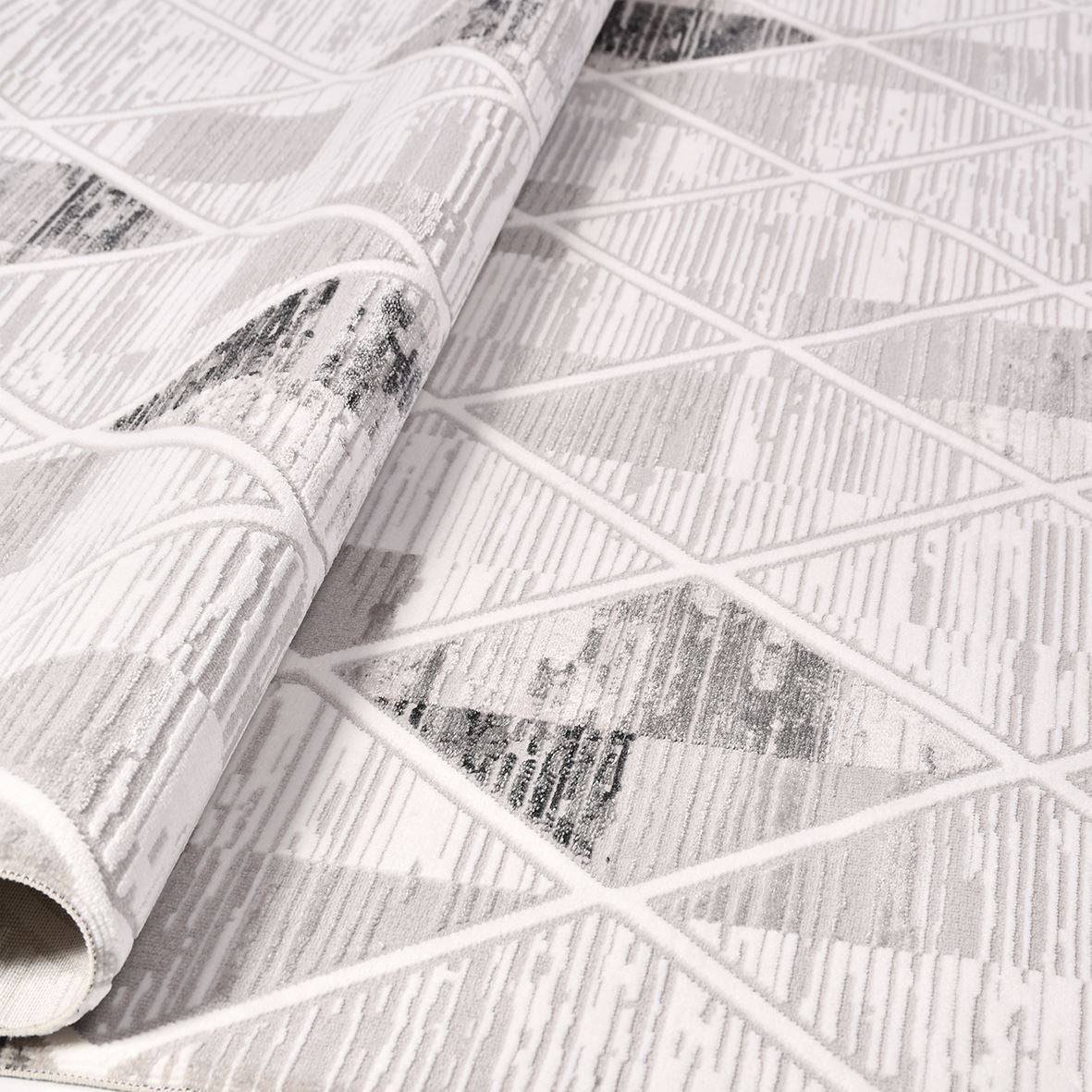 Geometric Area Rug - Machine Made Grey Polyester Rug With Laser Cut Edge