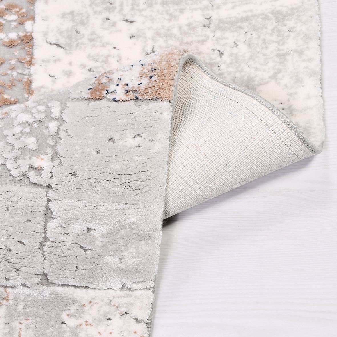 Cream Geometric Rug – Machine Made Area Rug With 11 mm Pile Height & Overlocked Edge