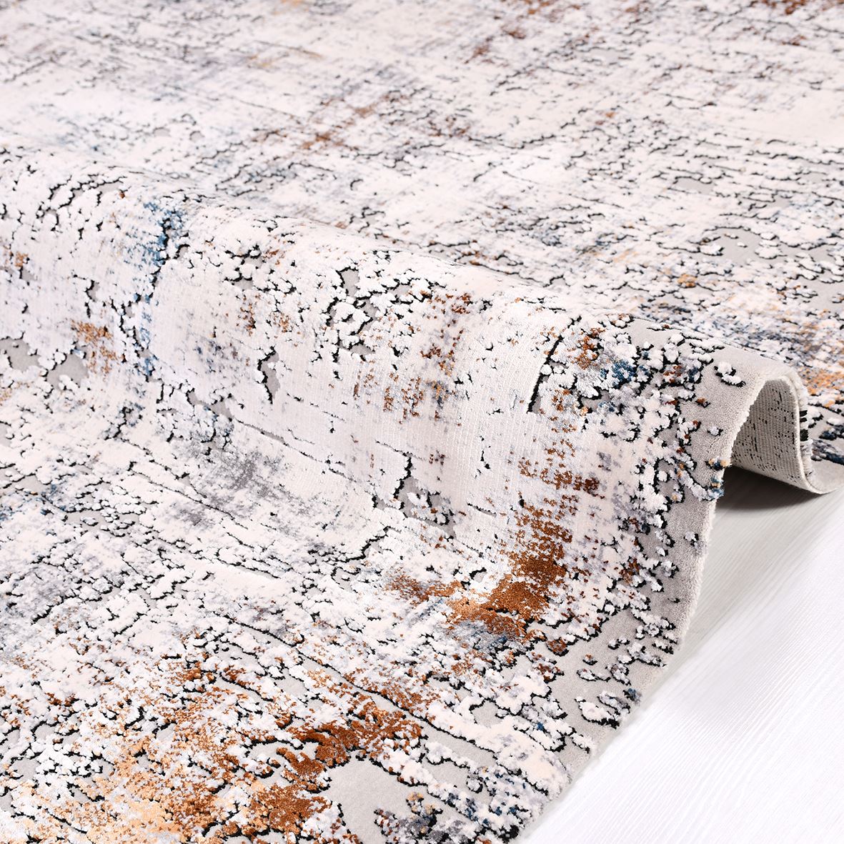 Modern Tencel Area Rug – Machine Made Grey Rug with Overlocked Edge