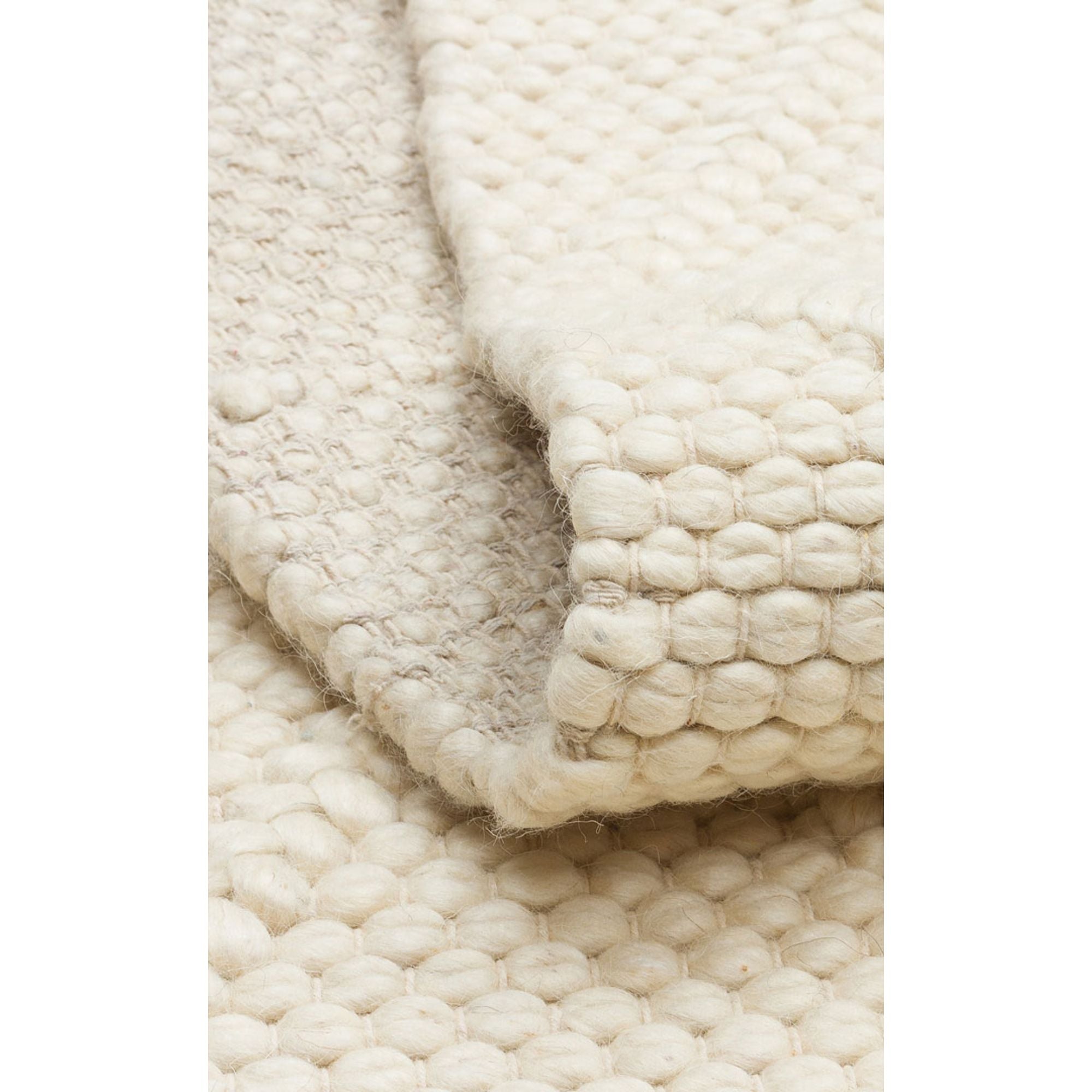 Hand Knitted Rug – Cream Geometric Rug With Soft Texture & Antislip Floor