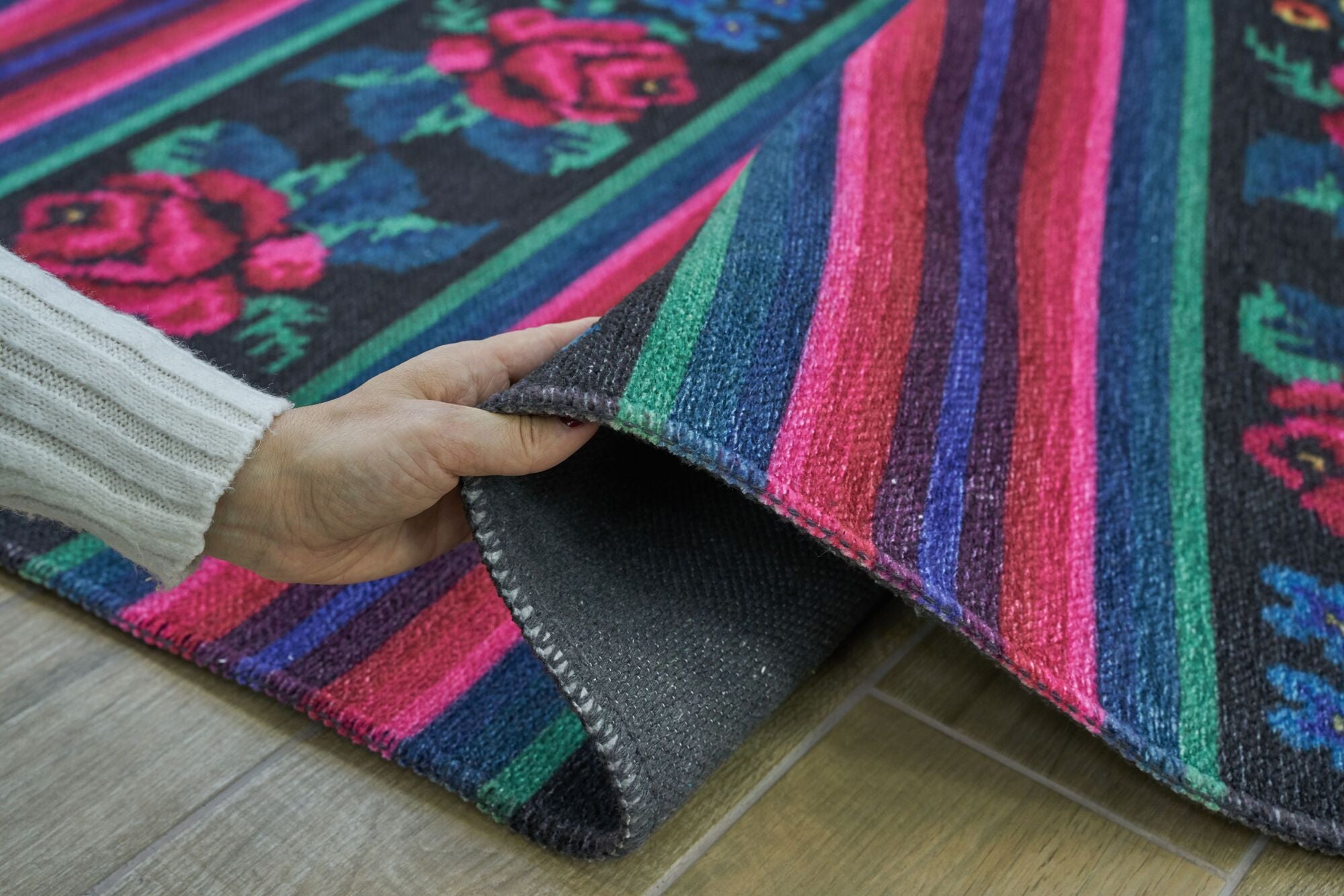 Machine Made Area Rug – Multicolor Floral Cotton Yarn Carpet for Living Room