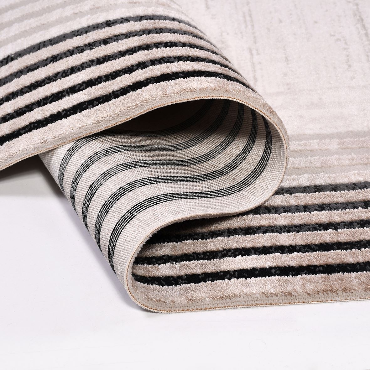 Machine Made Area Rug – Cream Frame Design Rug with Laser Cut Edges