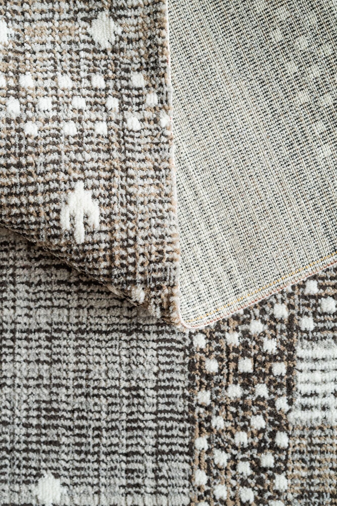 Machine Made Area Rug – Brown Geometric Woven Carpet for Living Room